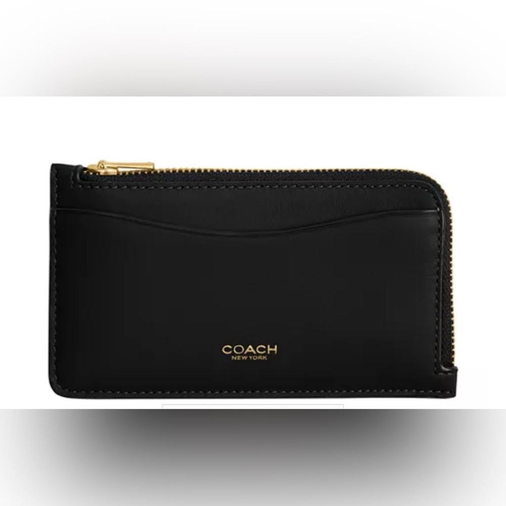 COACH
Essential New York Zip Card Case